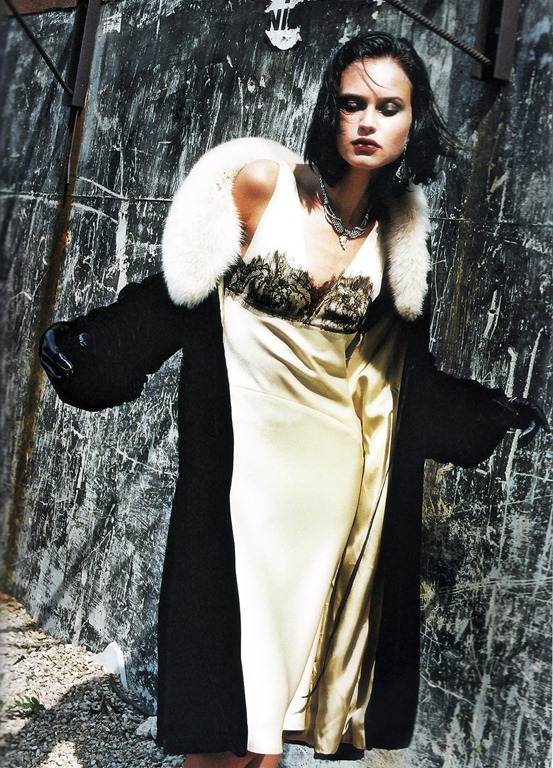 [bluemarine-fall1999-14.jpg]