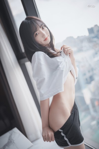 DJAWA Photo – HaNari (하나리) Snow Cat #2