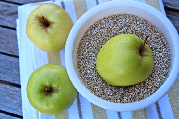 Golden Delicious Apples and Steel-Cut Oats