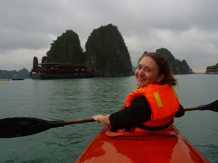 Iunia Pasca: In canoe in Halong Bay