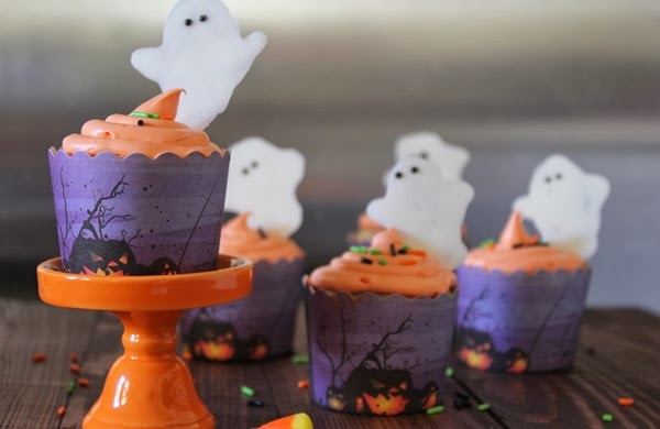 Last Minute Halloween Ghost Cupcake Toppers - Halloween Dessert Table