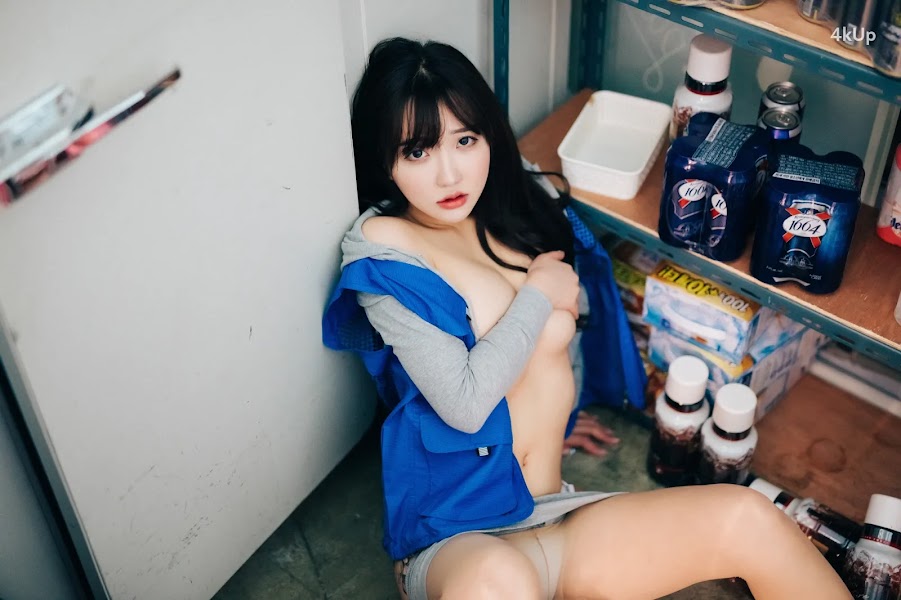 [Loozy] Son Ye-Eun (손예은) CS Part Timer