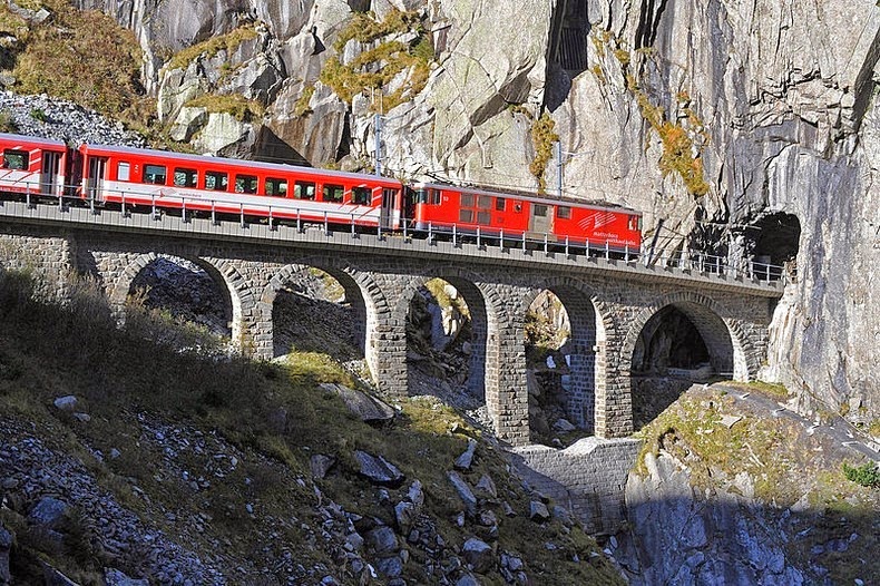 teufelsbrucke-schollenen-gorge6