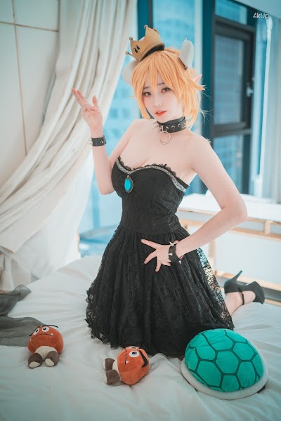 DJAWA Photo – Bambi (밤비) – Halloween with Bowsette (Super Mario Bros.)