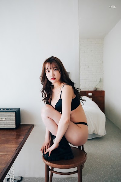 Loozy Maximum Vol.2 – Son Ye-Eun (손예은)