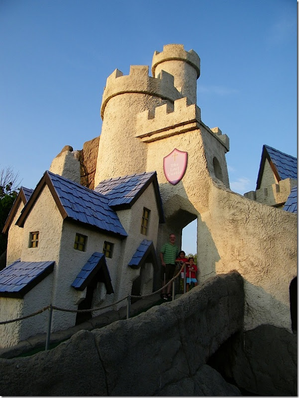 mini golf castle