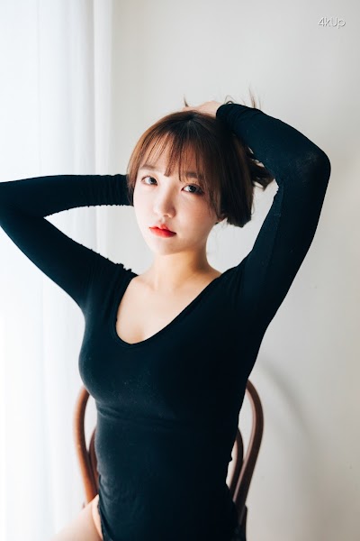 Loozy Maximum Vol.1 – Son Ye-Eun (손예은)