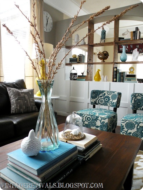 teal-and-yellow-living-room