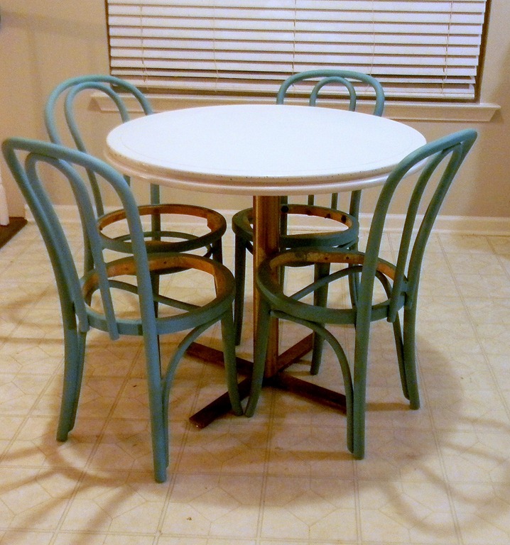 [kitchen%2520table%2520and%2520bentwood%2520chairs%255B5%255D.jpg]