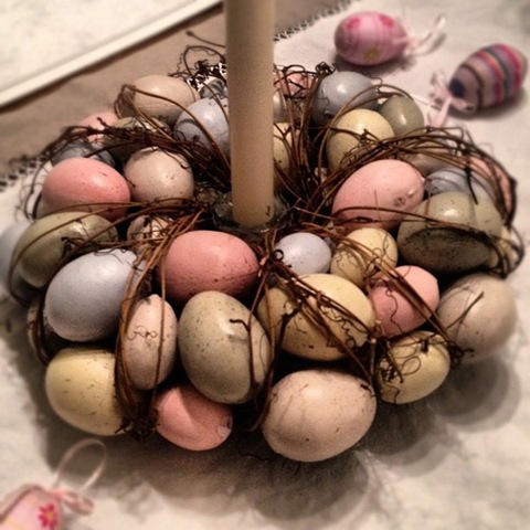 #96 - Easter table decorations in a country kitchen