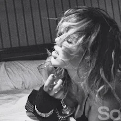 Natalia Paris Desnuda – Fotos Natalia Paris Revista SoHo Foto 4