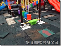 桃園縣楊梅市瑞原國民小學幼兒園遊戲器具採購 橡膠地墊填補更新