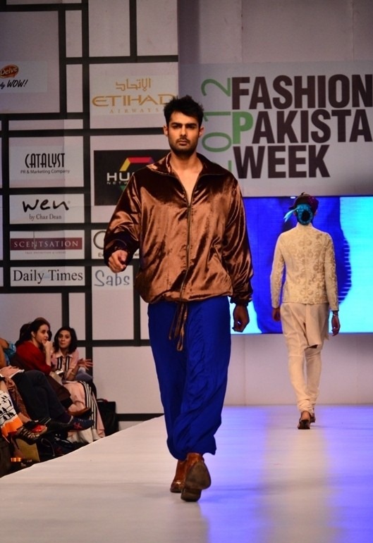 [Fashion%2520Pakistan%2520Week%2520%25282012%2529%2520Pictures12%255B4%255D.jpg]