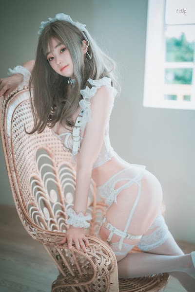 DJAWA Photo – Bambi (밤비) – “Reine de Blanc”