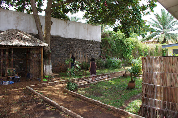 Jardin à Yaoundé (Cameroun), 4 avril 2012. Photo : J.-M. Gayman