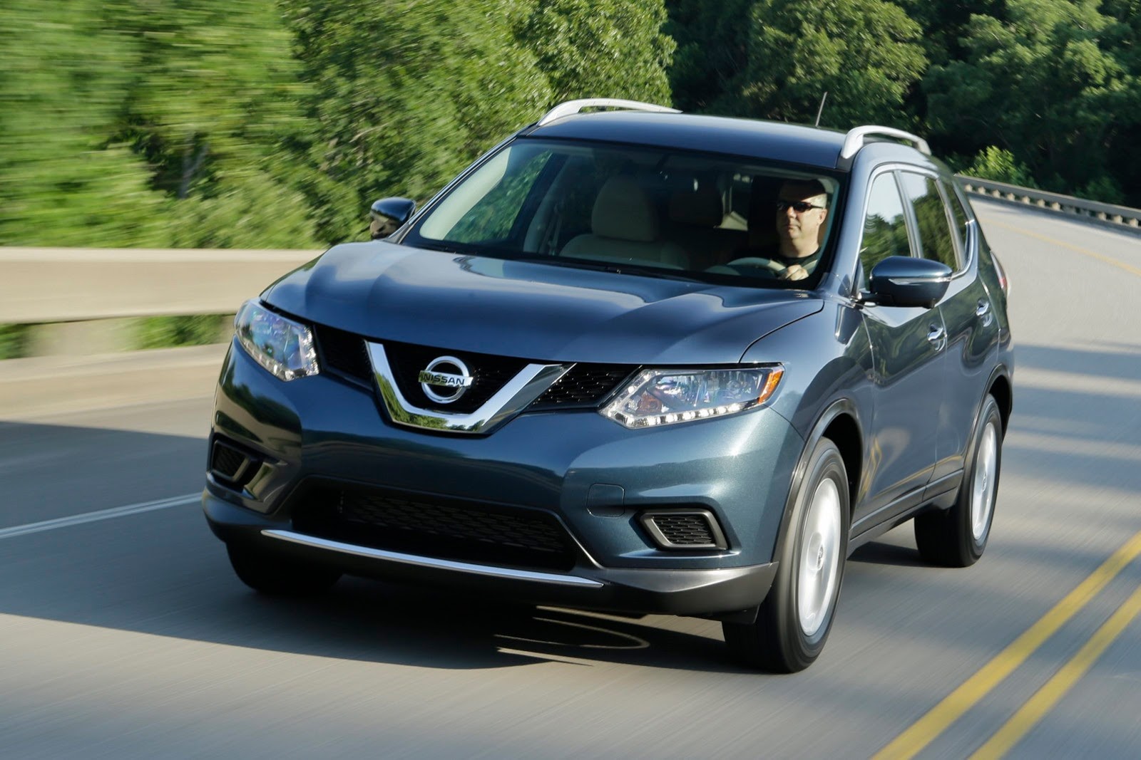 [2014-Nissan-Rogue-CUV-45%255B2%255D.jpg]