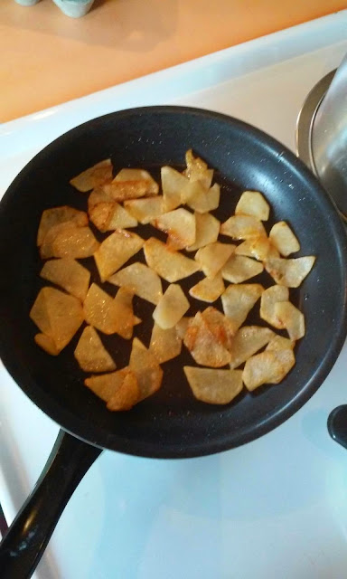 Fried Egg with Diced or Sliced Potatoes