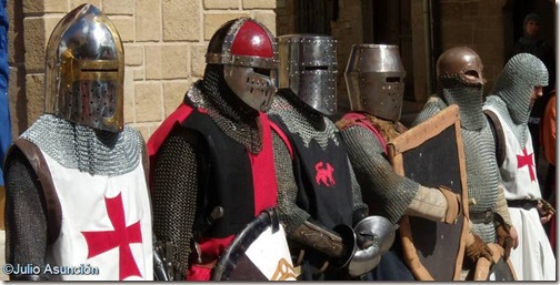 Guerreros medievales en Artajona