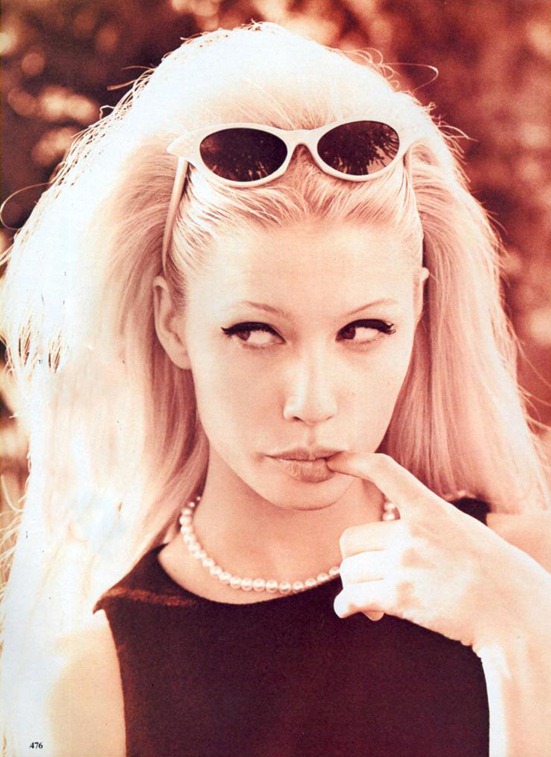 vogue-us-september-1995-seasoned-simplicity-kirsty-hume