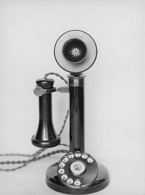 [1930-Telefone-tipo-coluna-Siemens.39.jpg]