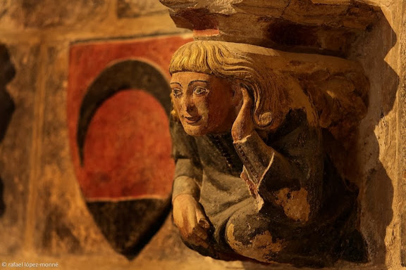 Figures esculpides a les mènsules de les parets laterals de l’altar. Catedral de  Santa Maria.Tarragona, Tarragonès, Tarragona