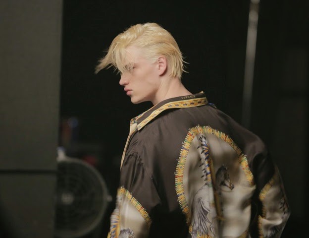 [Versace-Fall-Winter-2014-Campaign-Behind-the-Scenes-002-800x615%255B2%255D.jpg]