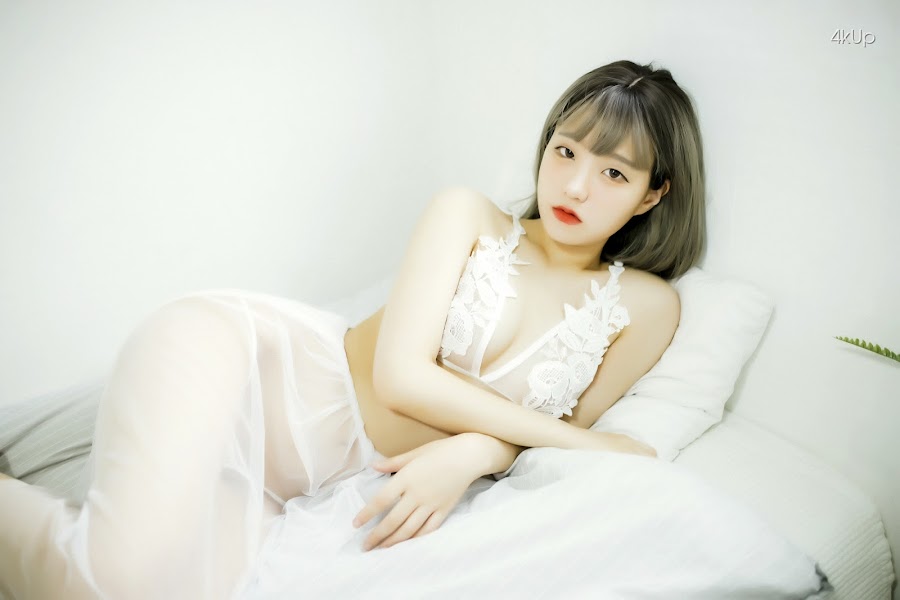 Jeong Jenny (정제니) – Jenny’s maturity – Moon Night Snap