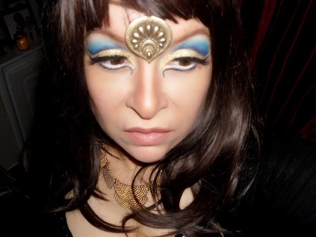 [03-halloween-cleopatra-egypt-queen-makeup-look-hooded-eyes%255B4%255D.jpg]