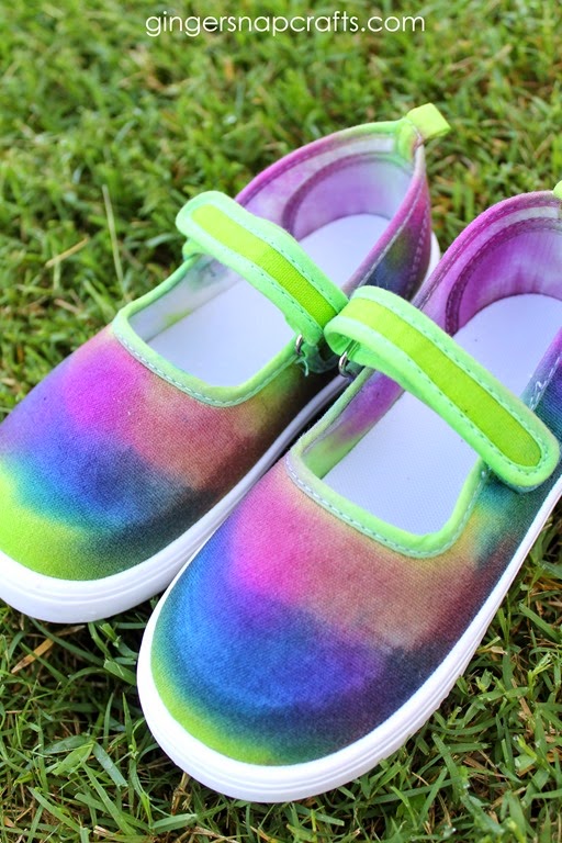 [make%2520your%2520own%2520tie%2520dye%2520shoes%2520%2523tiedyeyoursummer%2520%2523ilovetocreate%2520%2523tdys%2520%2523ad%255B5%255D.jpg]