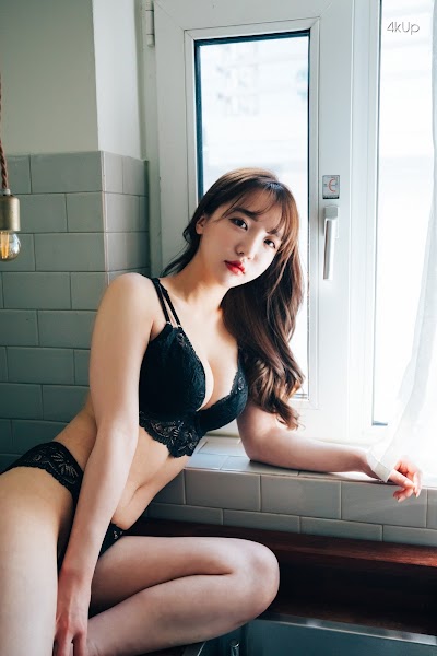 Loozy Maximum Vol.1 – Son Ye-Eun (손예은)