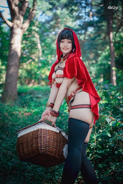DJAWA Photo – Mimmi (밈미) Naughty Red Hiring Hood