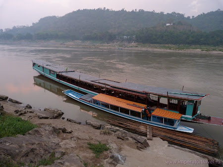 Transport Indochina: slow boat Laos - Thailanda