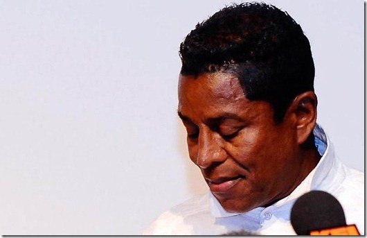 Jermaine Jackson, brother of late pop star Michael Jackson, speaks at a news conference at UCLA hospital in Los Angeles...Jermaine Jackson, brother of late pop star Michael Jackson, speaks at a news conference at UCLA hospital in Los Angeles, California, June 25, 2009. Jackson, the child star turned King of Pop who set the world dancing but whose musical genius was overshadowed by a bizarre lifestyle and sex scandals, died on Thursday. He was 50. REUTERS/Gene Blevins (UNITED STATES ENTERTAINMENT)