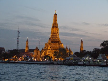 28. Wat Arun - Bangkok.JPG
