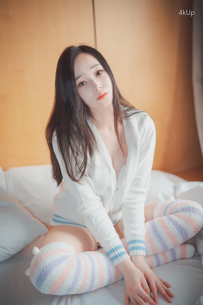 DJAWA Photo – Bambi (밤비) Homebody Girl