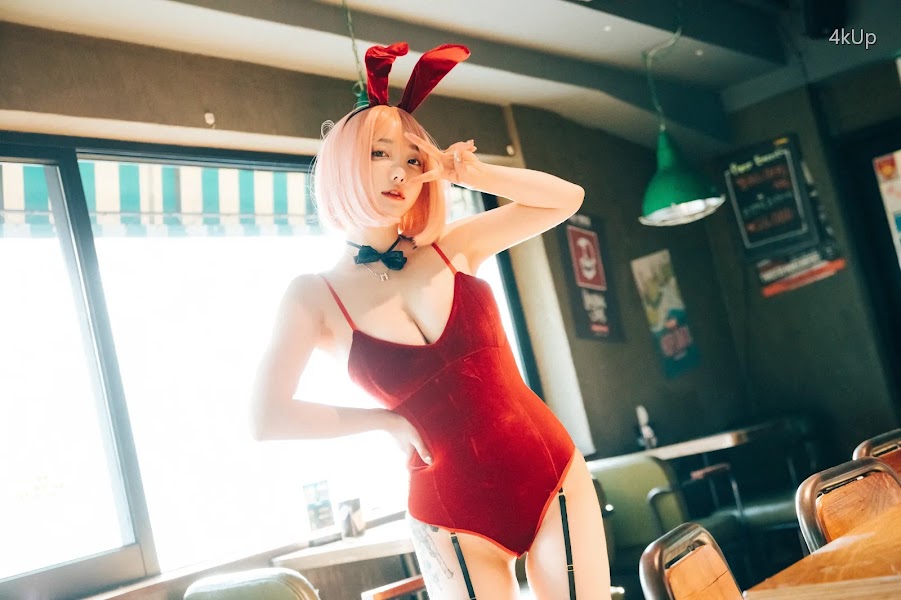 [Loozy] Son Ye-Eun (손예은) Tainted Love Bar