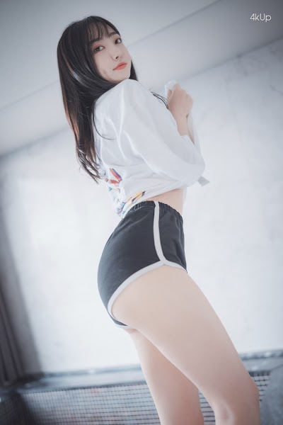 DJAWA Photo – HaNari (하나리) Snow Cat #2