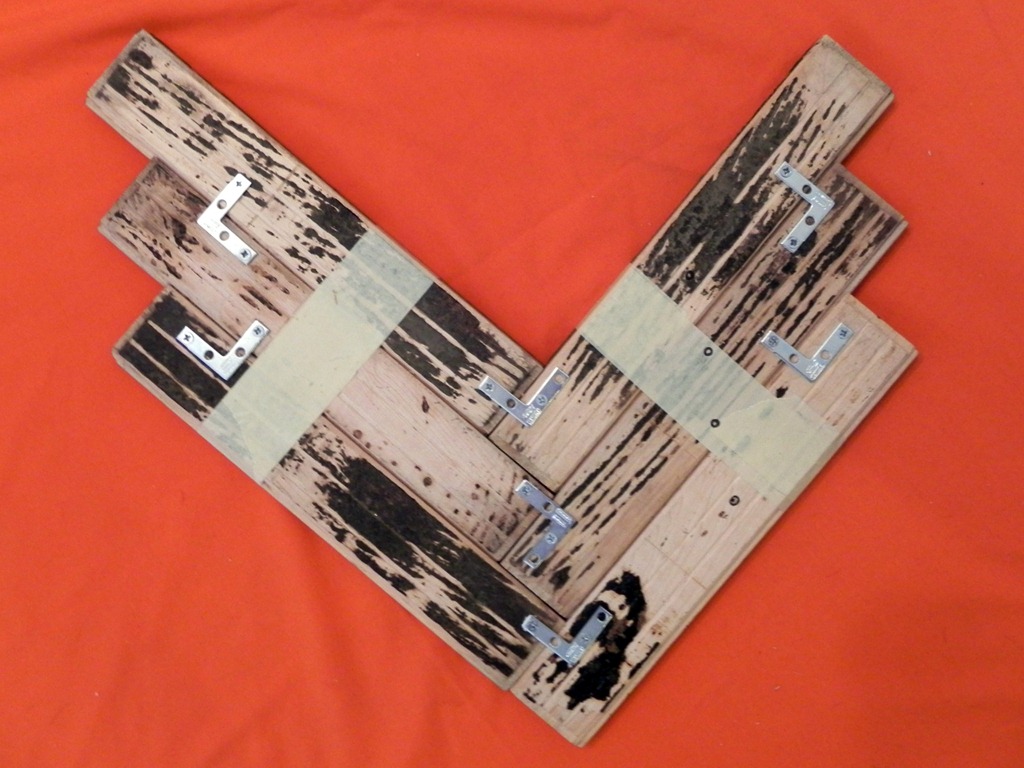 [attach-l-brackets5.jpg]