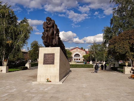 Obiective turistice Chisinau: Monument victime staliniste