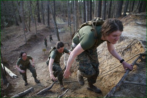 Боевая подготовка женщин в морской пехоте США