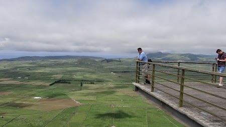 15. Deasupra insulei Terceira.JPG