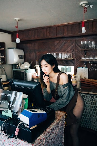 [Loozy] Bambi (밤비) Cafe Alba