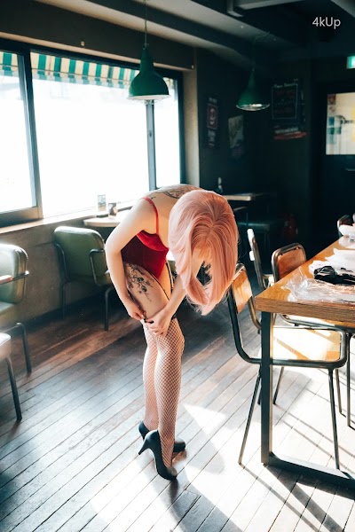 [Loozy] Son Ye-Eun (손예은) Tainted Love Bar