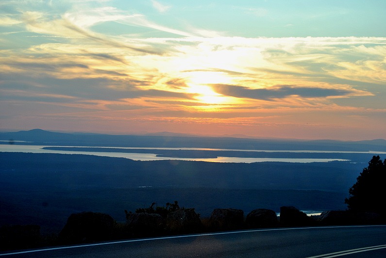[06%2520-%2520Sunset%2520-%2520driving%2520down%2520to%2520viewpoint%255B5%255D.jpg]