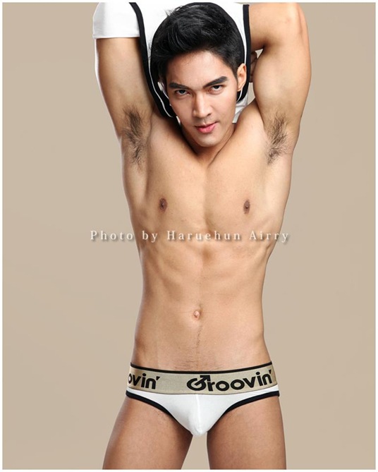 gorgeous asian guy for groovin