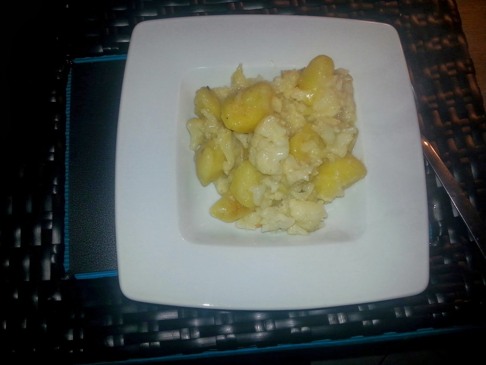 Pfeffer in der Küche : Kartoffeln mit Blumenkohl und heller Soße