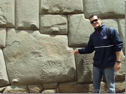 Pedra de doze Ângulos na cidade de Cusco