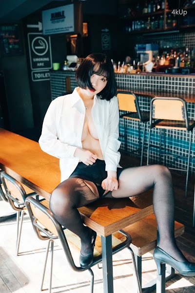 [Loozy] Son Ye-Eun (손예은) Tainted Love Bar