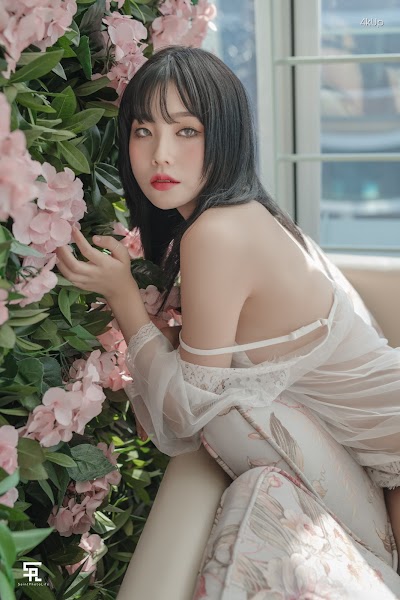 SAINT Photolife – Yuna & BLOOM Vol.01