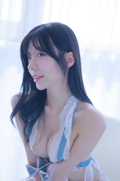 쏘블리 (@leeesovely) Random Pics